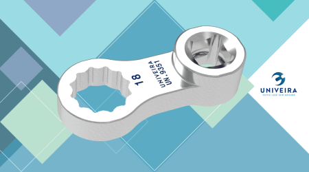 UN.9351 Embout à oeil de 18 attachement de ■1-2''